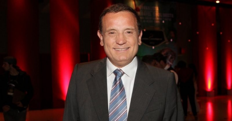 Record quer Roberto Cabrini no comando do “Domingo Espetacular”