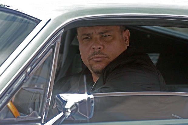 Ronaldo aparece de Mustang e mais “cheinho” nas ruas de Madrid