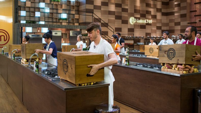 Competidores do “MasterChef” encaram o primeiro desafio da Caixa Misteriosa