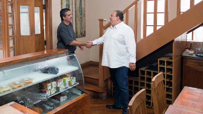 Erick Jacquin ajuda restaurante italiano em “Pesadelo na Cozinha”