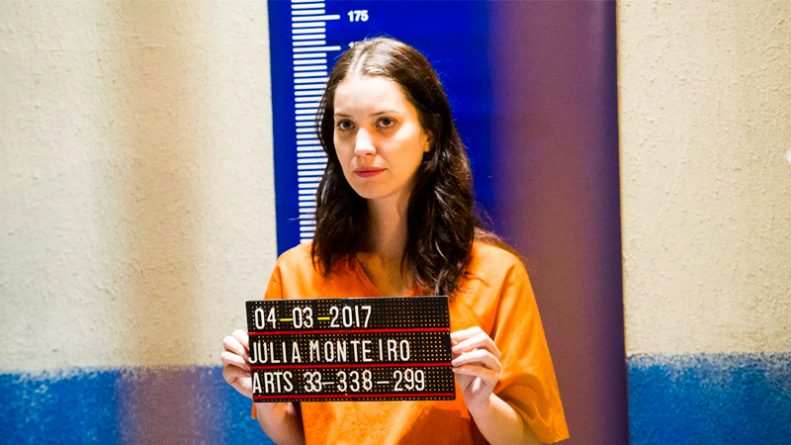 Autora de “Rock Story” adianta: “Lorena volta ao Brasil para tentar livrar a Júlia da cadeia”