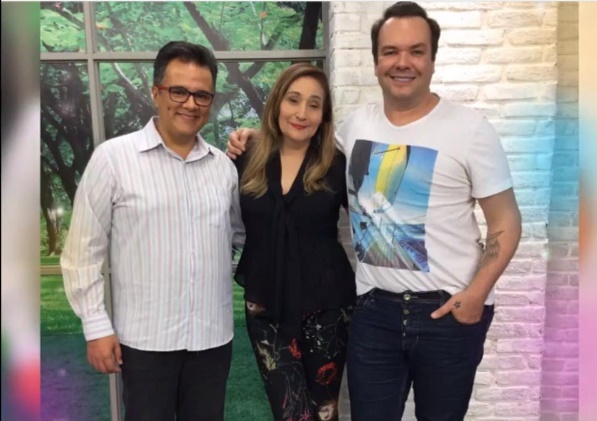 Fofoqueiros da Sonia Abrão são sondados por Silvio Santos