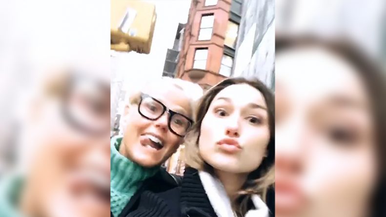 Xuxa visita Sasha em Nova York: “Matando as saudades”