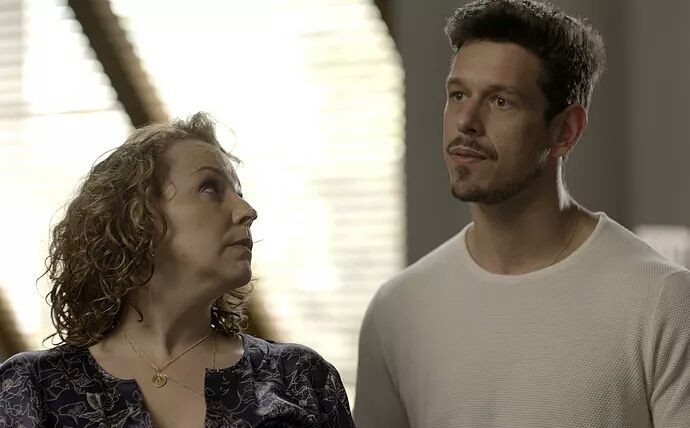 Ana Beatriz Nogueira e João Vicente de Castro serão parceiros no teatro