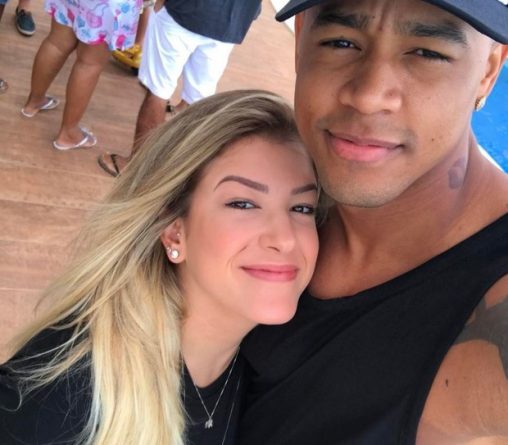 Leo Santana se declara para Lorena Improta: “Deixa Deus conduzir!”