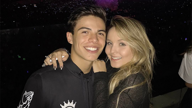 Larissa Manoela assume relacionamento com Thomaz Costa