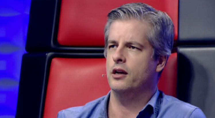 Vídeo mostra cantor Victor Chaves agredindo a ex-mulher
