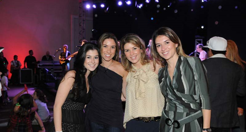 Silvio Santos desembolsa milhões e compra quatro casas para as filhas, nos Estados Unidos