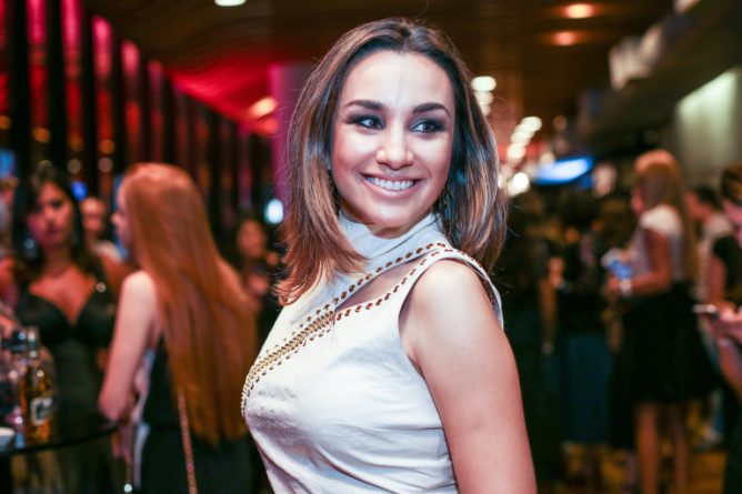 Milena Machado se casa em cerimônia discreta