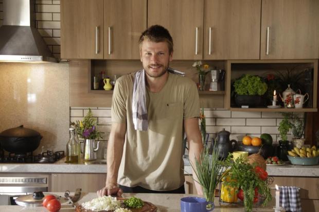 Rodrigo Hilbert vai ganhar especial de verão no GNT