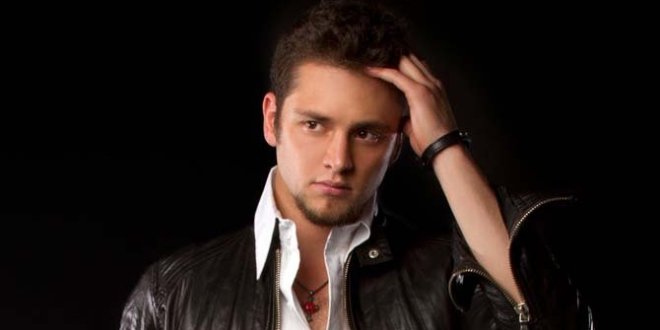 Christopher Uckermann volta ao Brasil para evento com fãs