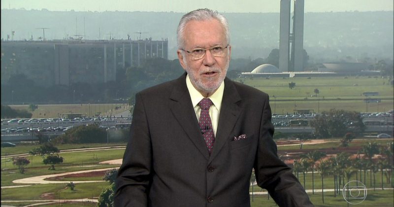 Alexandre Garcia é hostilizado em voo da Gol: “Golpista! Vai ter Mimimiriam Leitão?”