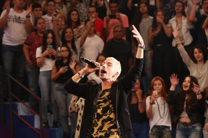 Di Ferrero anuncia pausa da banda NX Zero