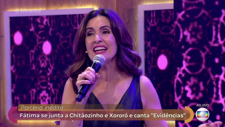 Fátima Bernardes canta “Evidências” e derruba a internet