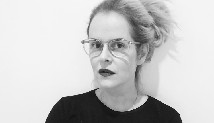 Juiz questiona reputação de Fernanda Young