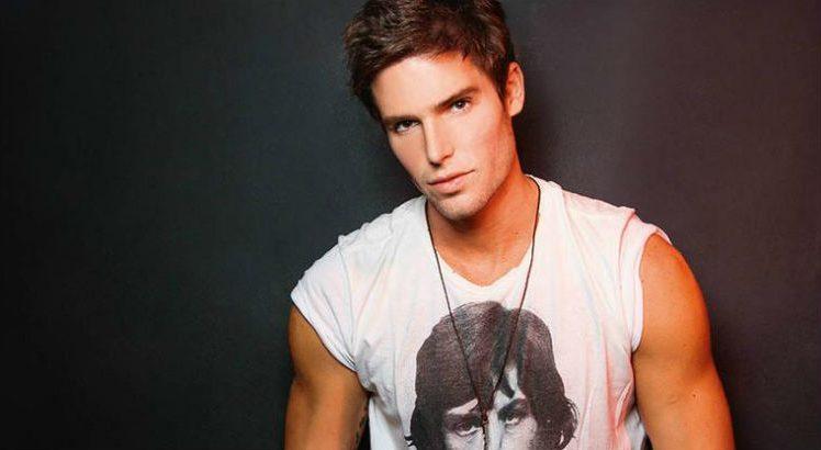 Jonatas Faro assina com a Record