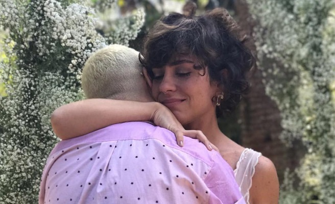 Maria Gadú se casa com produtora em cerimônia discreta