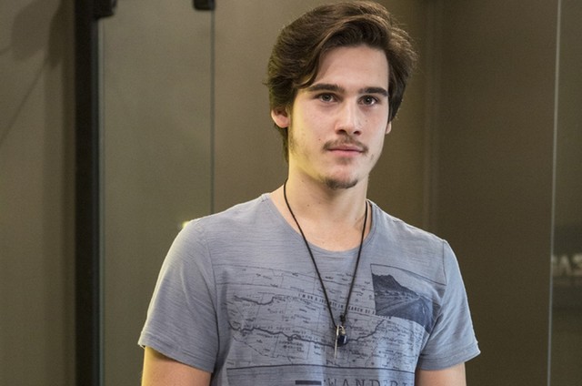 Nicolas Prattes é escalado para protagonista de “Verão 90 Graus”