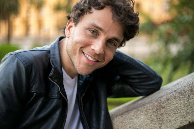 Paulo Vilela assina com a Record para “O Apocalipse”