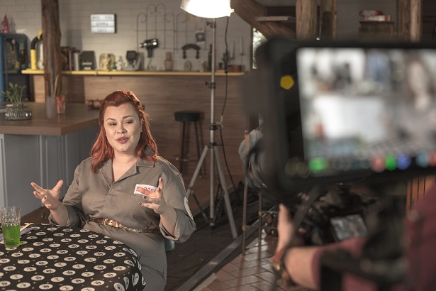 Canal Sony estreia nova produção com influenciadora Isadora Becker