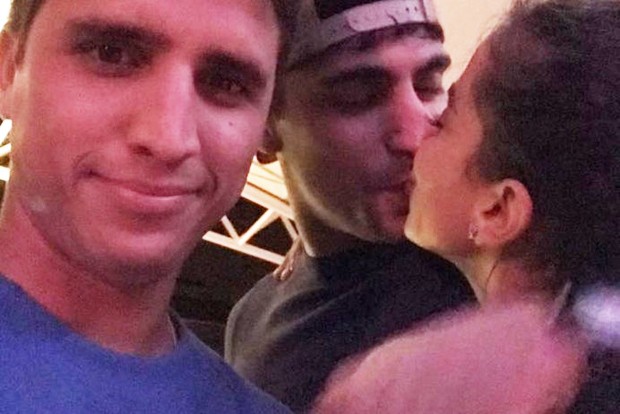 Anitta é flagrada aos beijos com novo namorado