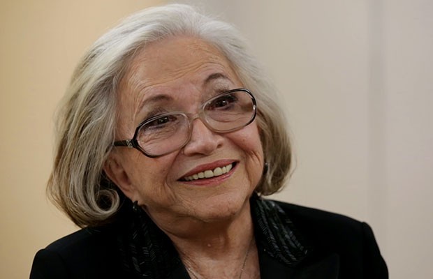 Nathalia Timberg será deixada pela neta em clínica psiquiátrica em nova novela