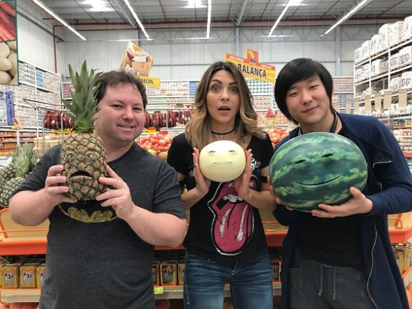 Silvio Santos apresenta “Câmera Escondida” inédita com famosos e animatrônicos de frutas falantes