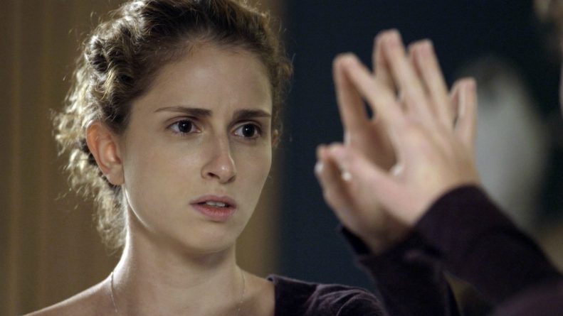 Carol Duarte ganha contrato longo com a Globo