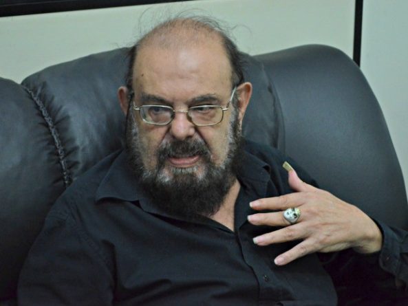 Zé do Caixão vai andar de cadeira de rodas após cair em casa