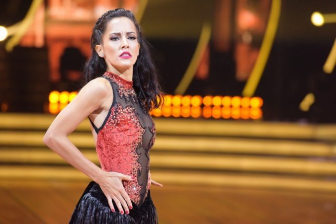 Record não renova com Maytê Pirajibe após climão com Xuxa