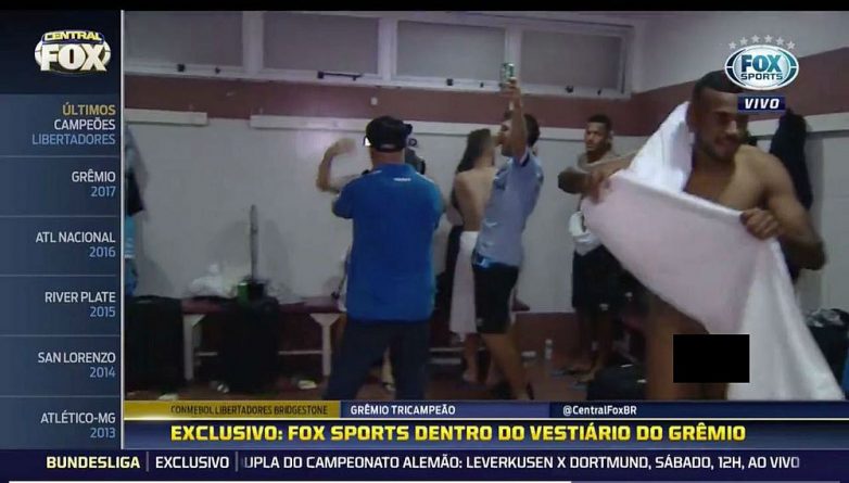 Jogadores do Grêmio aparecem pelados em transmissão ao vivo