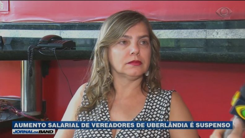 Equipe da Band é agredida por procuradora, em Uberlândia