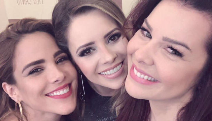 Sandy encerra boatos de rivalidade com Wanessa Camargo em show