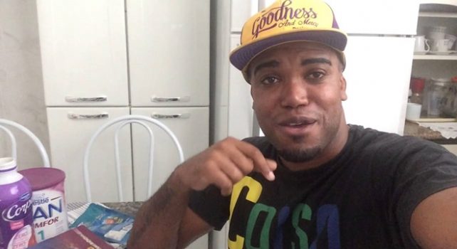 Cantor deixa carreira gospel após ser visto em baile funk