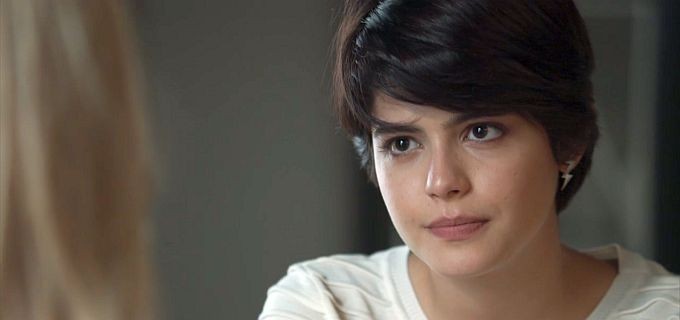 Julia Dalavia repetirá personagem a beira da morte em novela