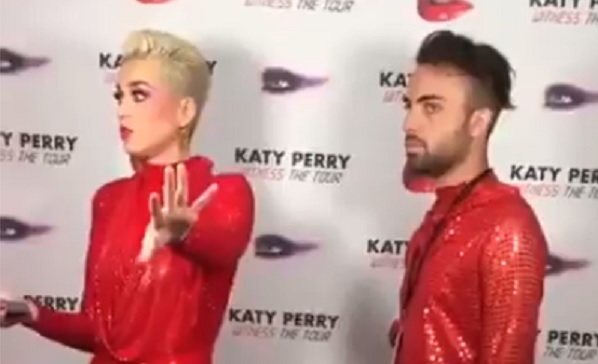 Vídeo de Katy Perry dando bronca em produção viraliza na internet