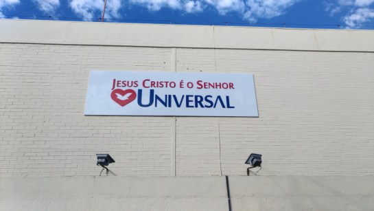 Antigos estúdios da Record TV recebem placas da Igreja Universal