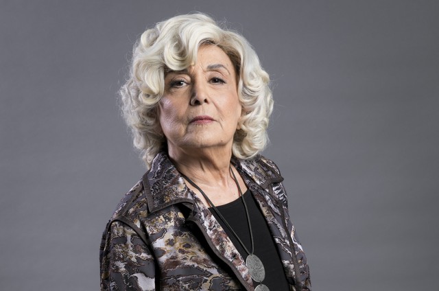 Eva Wilma muda o visual para viver cientista em “O Tempo Não Para”