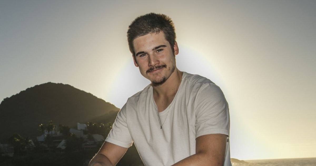 Nicolas Prattes revela estar apaixonado e aumenta boatos de namoro com Juliana Paiva