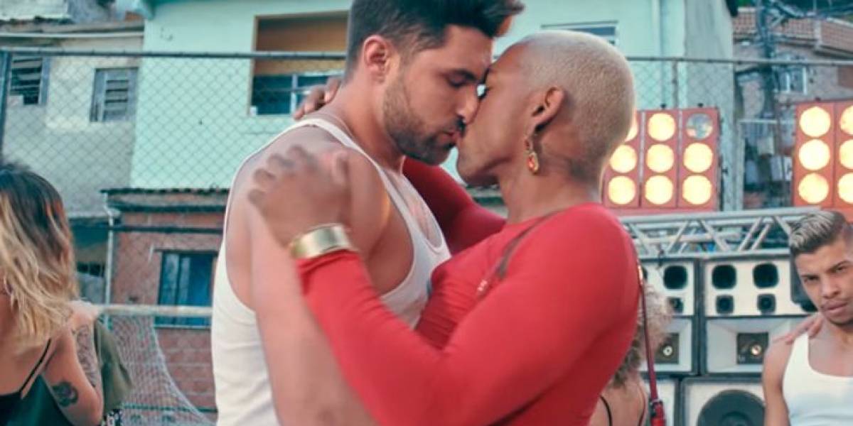 Nego do Borel beija modelo em novo clipe