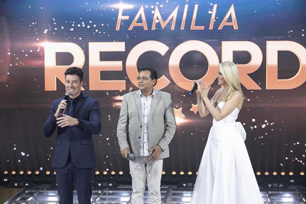 “Família Record” não terá troca de presentes em 2020