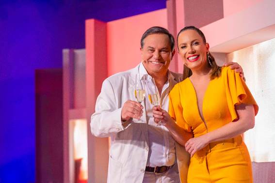 Ronnie Von e Regina Volpato apresentam especial de Ano Novo da TV Gazeta