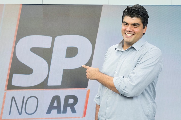 André Azeredo estreia nesta segunda-feira (25/03) na Record TV