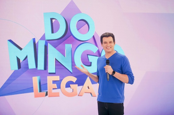 Celso Portiolli comemora 10 anos à frente do “Domingo Legal”