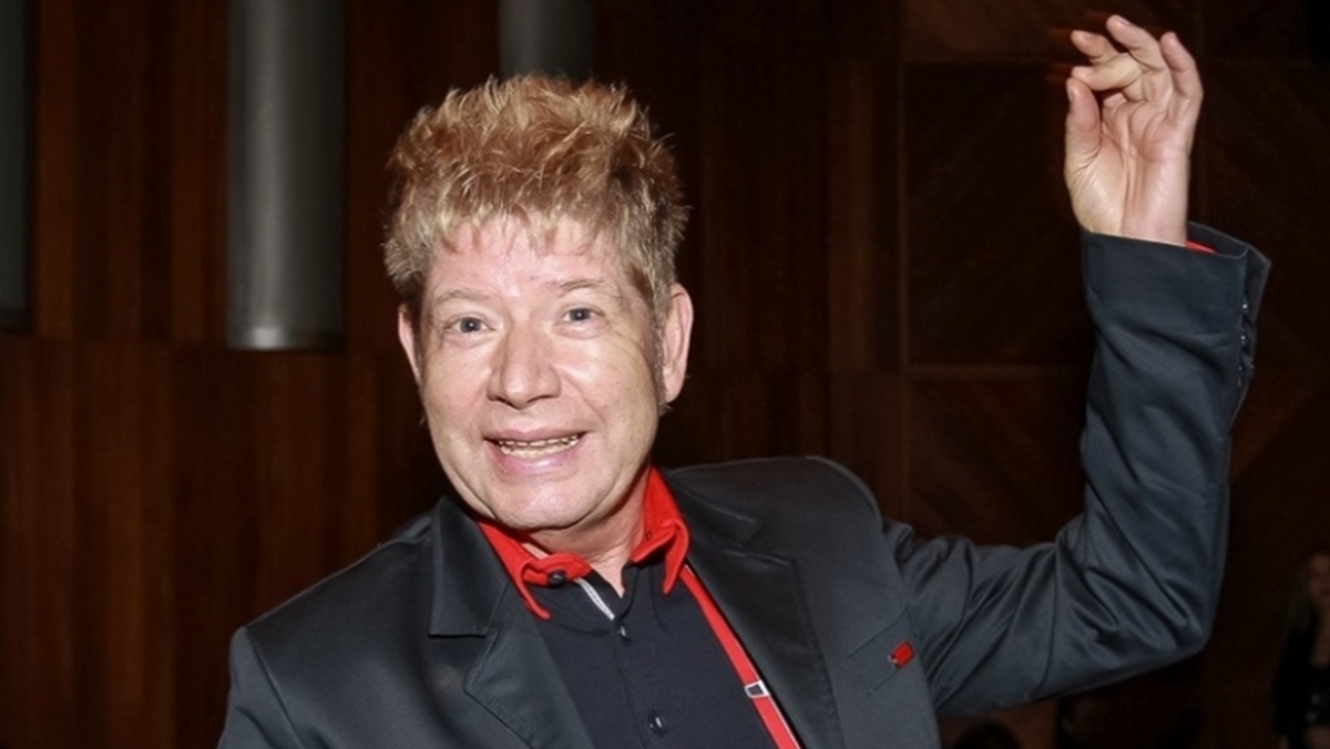 Morre, aos 67 anos, o cantor Roberto Leal