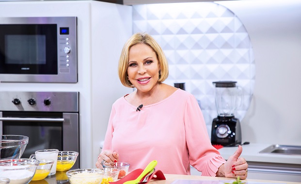 Claudete Troiano volta das férias com mini curso ao vivo na TV Aparecida