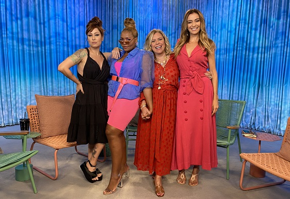 Na temporada de verão, “Saia Justa” ganha quadros especiais e novo cenário