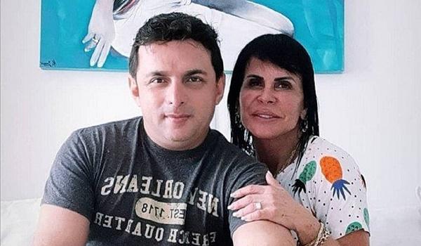 Aos 61 anos, Gretchen fica noiva pela 18ª vez; Conheça o novo amor da cantora