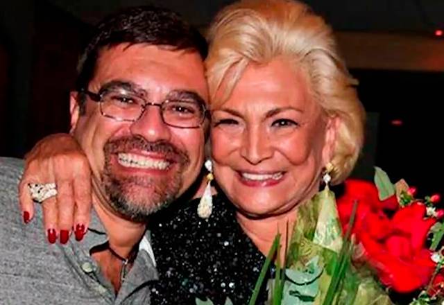 Filho de Hebe Camargo lamenta série da Globo: “Ela nunca bebeu whisky, nunca bebeu no camarim e nunca deixou o público esperando”