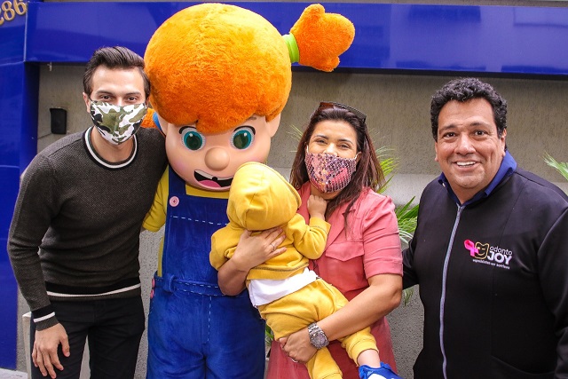 Mara Maravilha curte evento infantil com o filho Benjamin